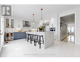 158 WALTER ENGLISH DRIVE, East Gwillimbury, Ontario