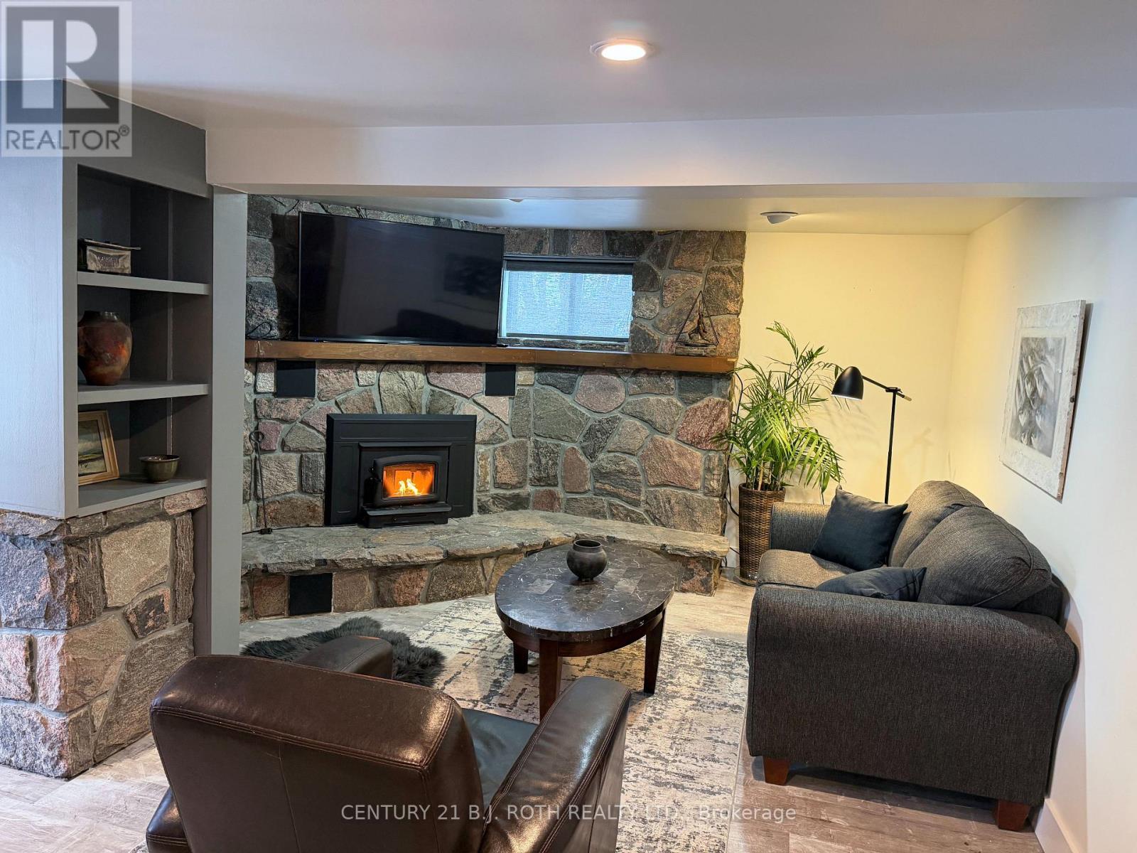 8101 Kings River Road, Ramara, Ontario  L0K 2B0 - Photo 21 - S12955600