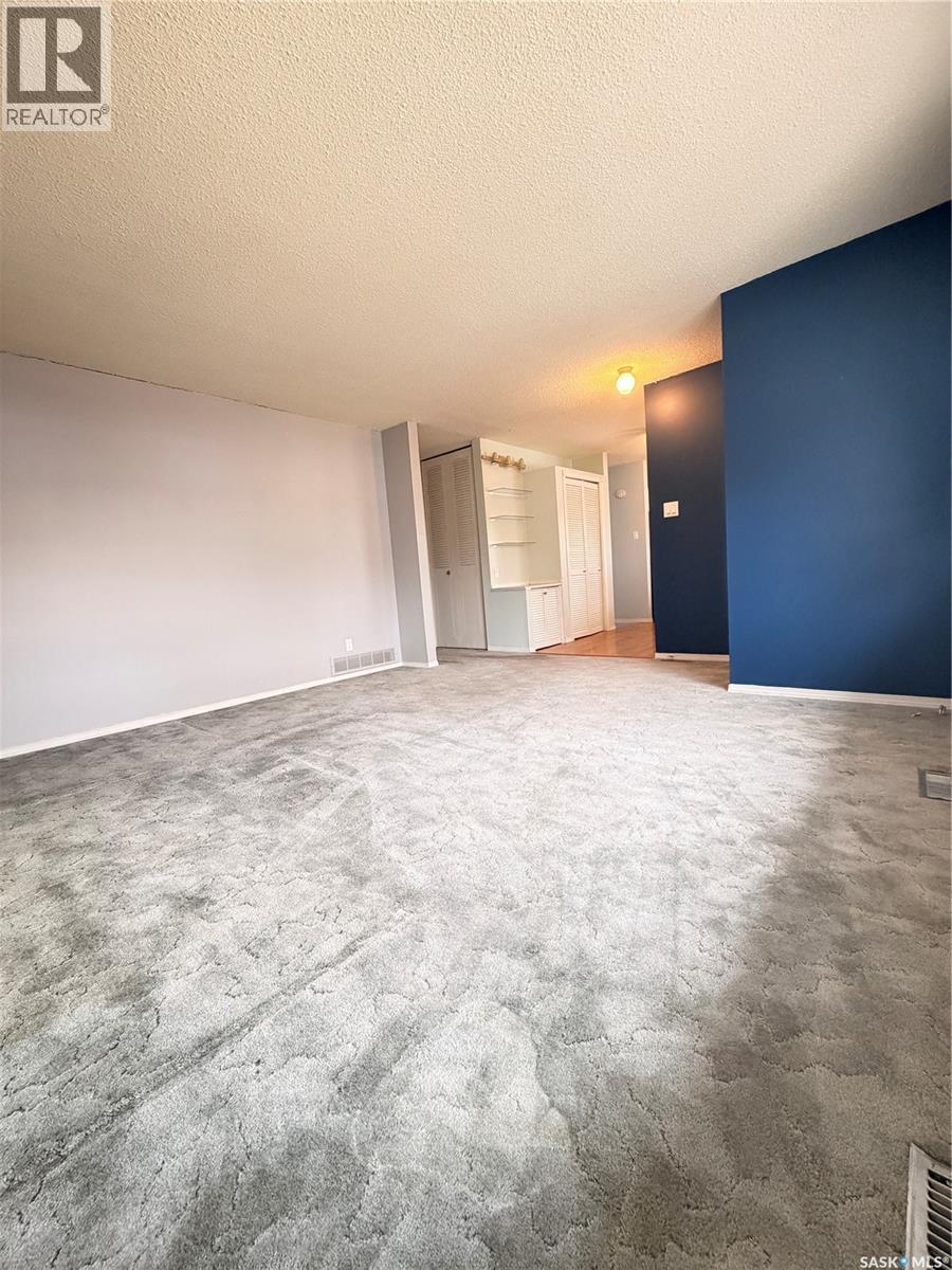 33 Willowview Street, Regina, Saskatchewan  S4R 5K2 - Photo 11 - SK032085