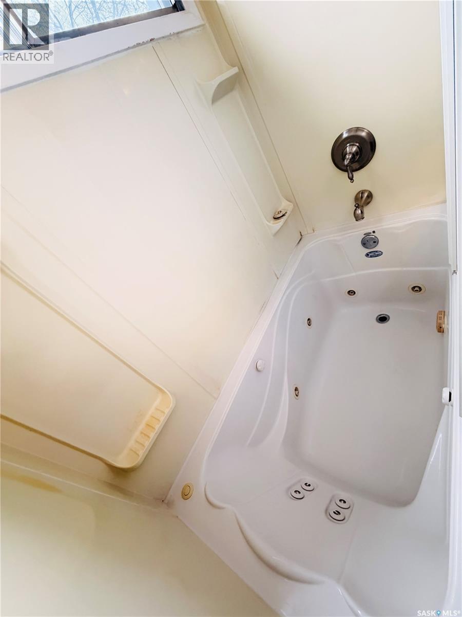 33 Willowview Street, Regina, Saskatchewan  S4R 5K2 - Photo 15 - SK032085