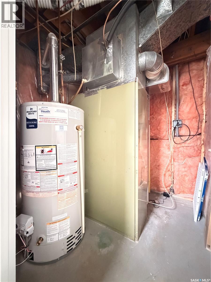 33 Willowview Street, Regina, Saskatchewan  S4R 5K2 - Photo 30 - SK032085