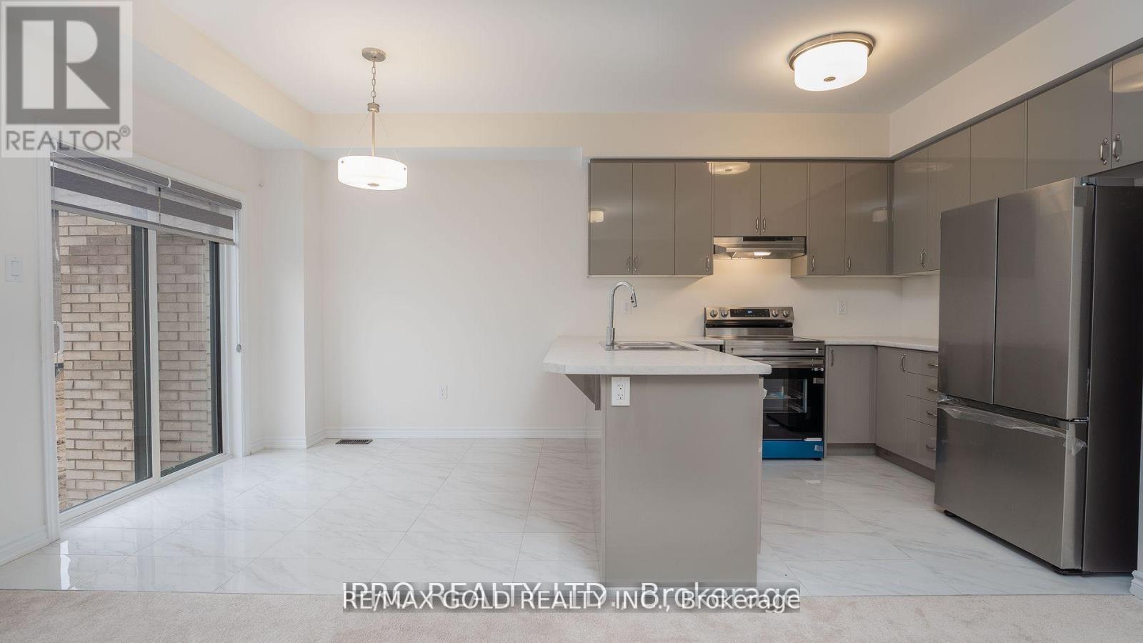 30 Bowery Road, Brantford, Ontario  N3V 0B2 - Photo 8 - X12959266