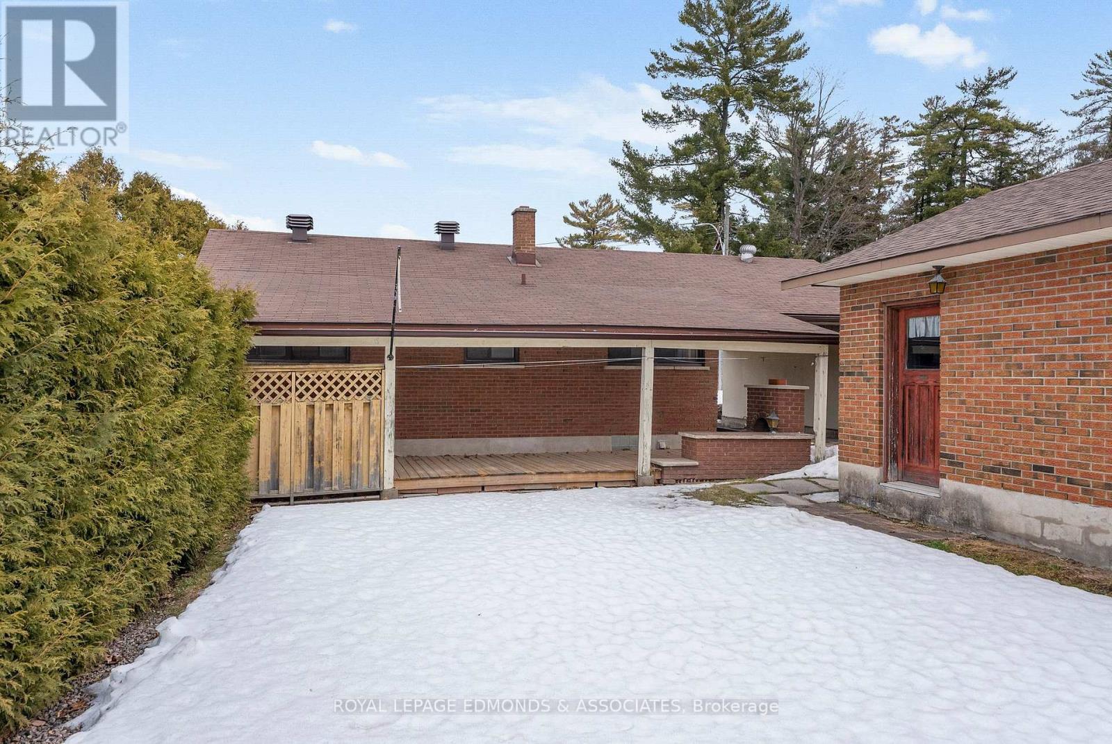 90 Deacon Street, Pembroke, Ontario  K8A 2J4 - Photo 32 - X12870448