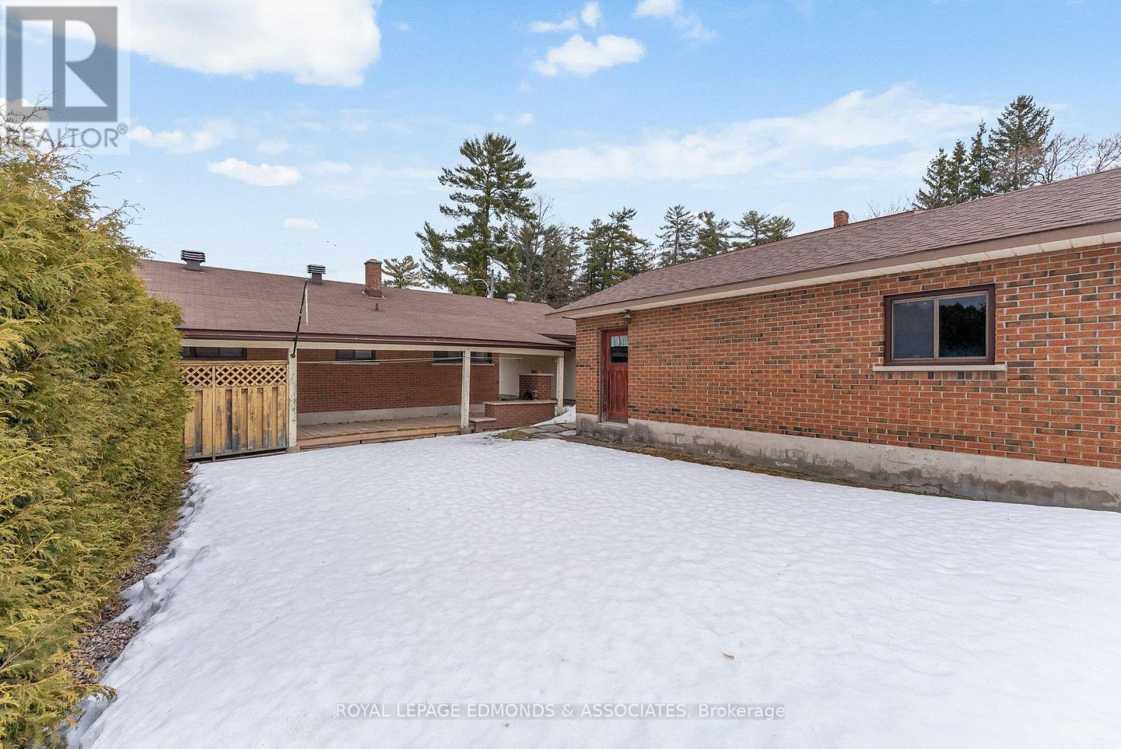 90 Deacon Street, Pembroke, Ontario  K8A 2J4 - Photo 33 - X12870448