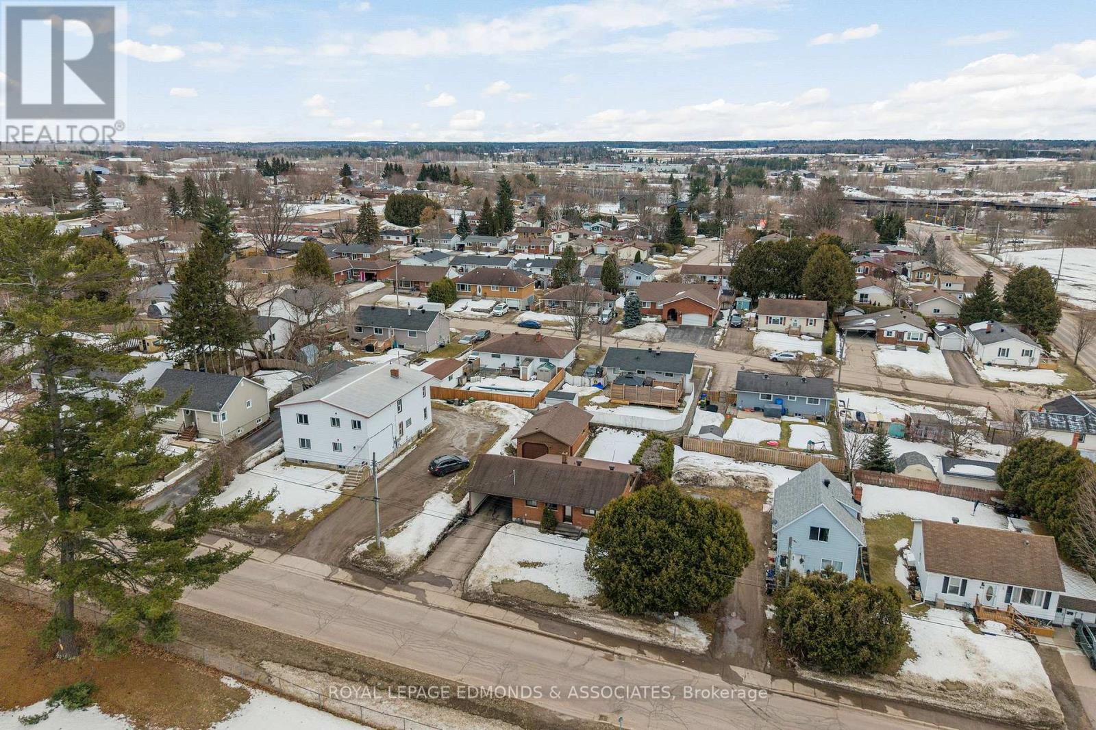 90 Deacon Street, Pembroke, Ontario  K8A 2J4 - Photo 7 - X12870448