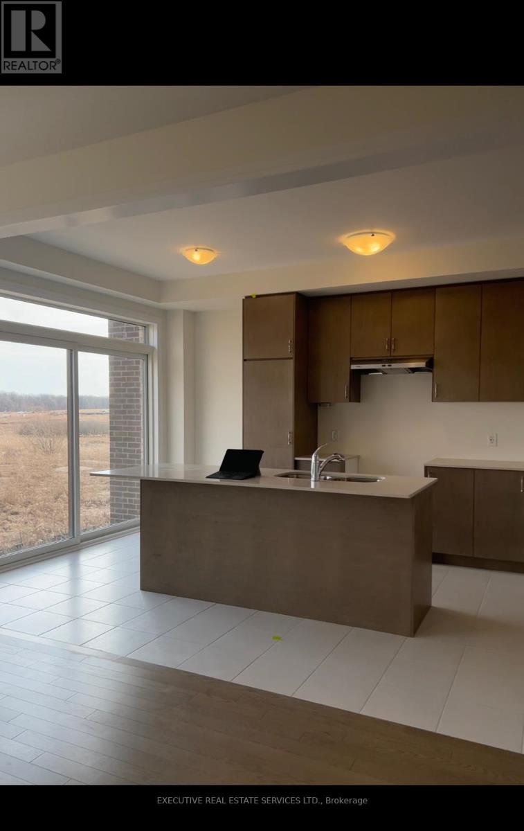 294 Newman Drive, Cambridge, Ontario  N1S 0E1 - Photo 3 - X12946836