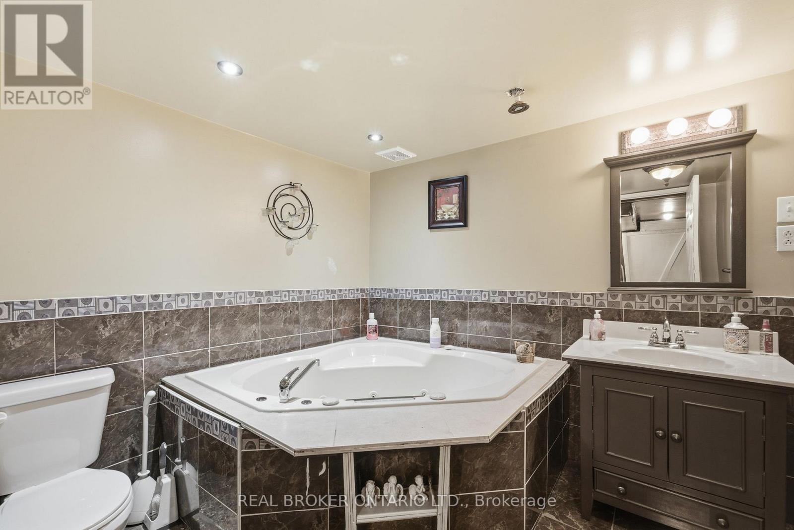 1157 Lakeshore Road, Port Hope, Ontario  L1B 1L9 - Photo 17 - X12954554