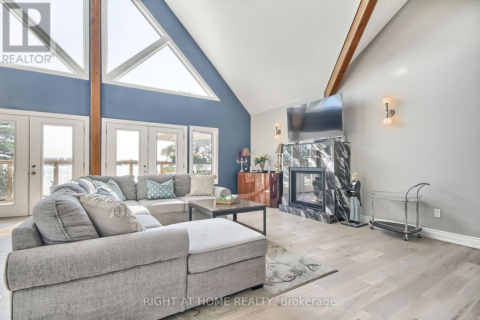 26 Beach Road, Kawartha Lakes, Ontario  K0M 2C0 - Photo 18 - X12955382