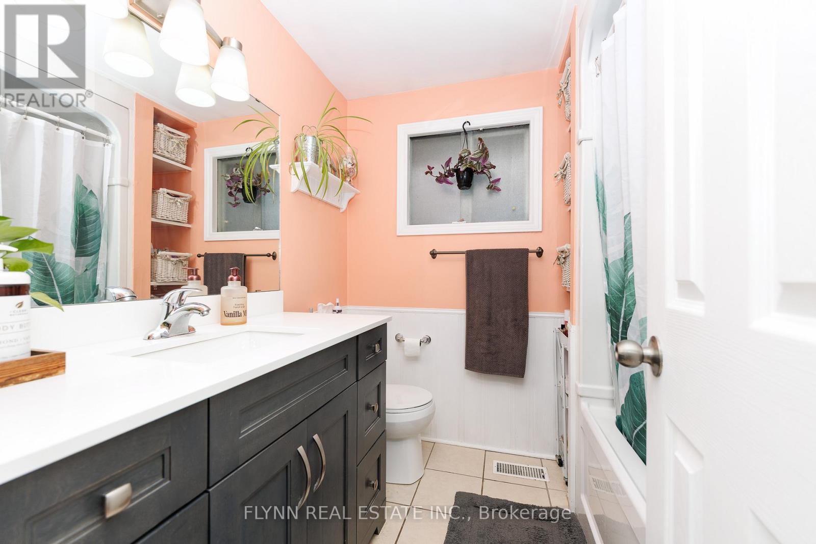 6530 Burwood Avenue, Niagara Falls, Ontario  L2H 1Z7 - Photo 15 - X12955438