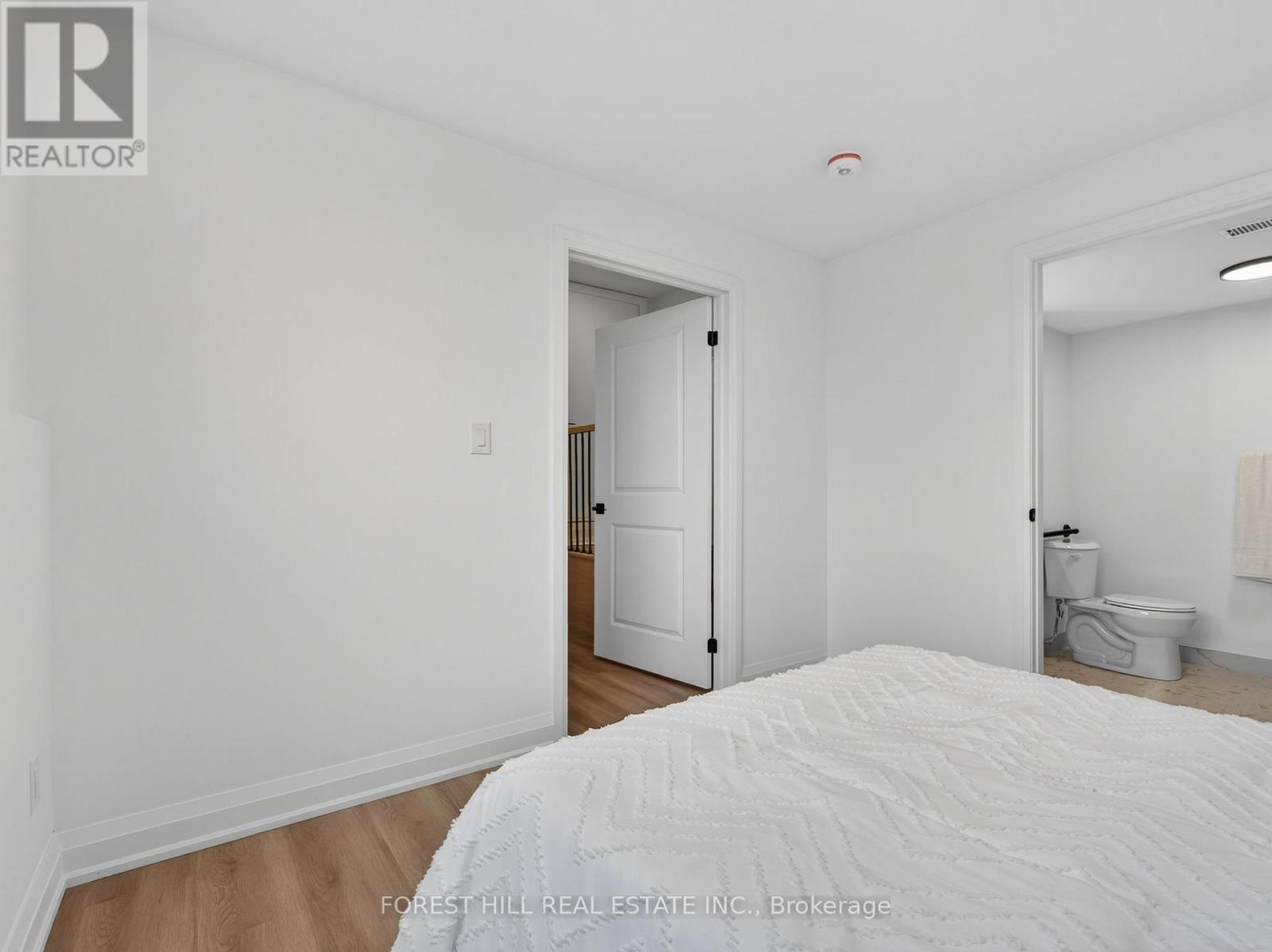 A - 1 Dunsmore Garden, Toronto, Ontario  M3H 3M1 - Photo 6 - C12932452