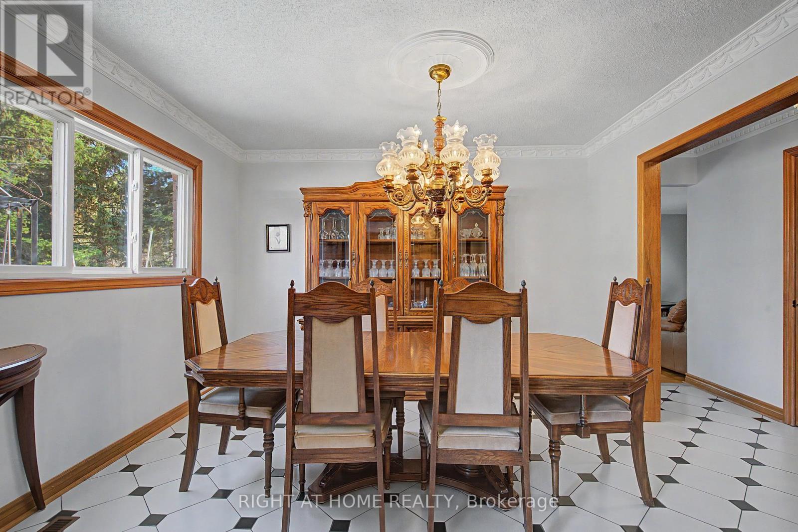 9 Lady Diana Court, Whitchurch-Stouffville, Ontario  L4A 2C9 - Photo 13 - N12959278