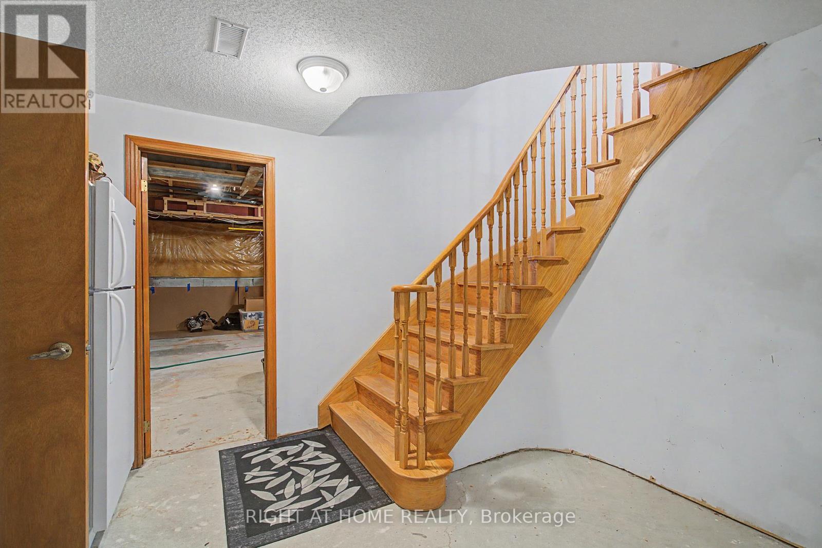 9 Lady Diana Court, Whitchurch-Stouffville, Ontario  L4A 2C9 - Photo 31 - N12959278