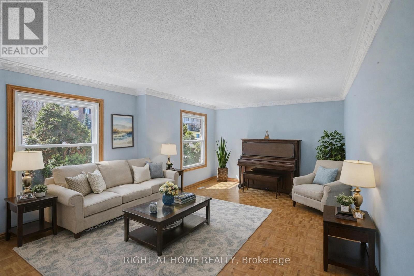 9 Lady Diana Court, Whitchurch-Stouffville, Ontario  L4A 2C9 - Photo 7 - N12959278