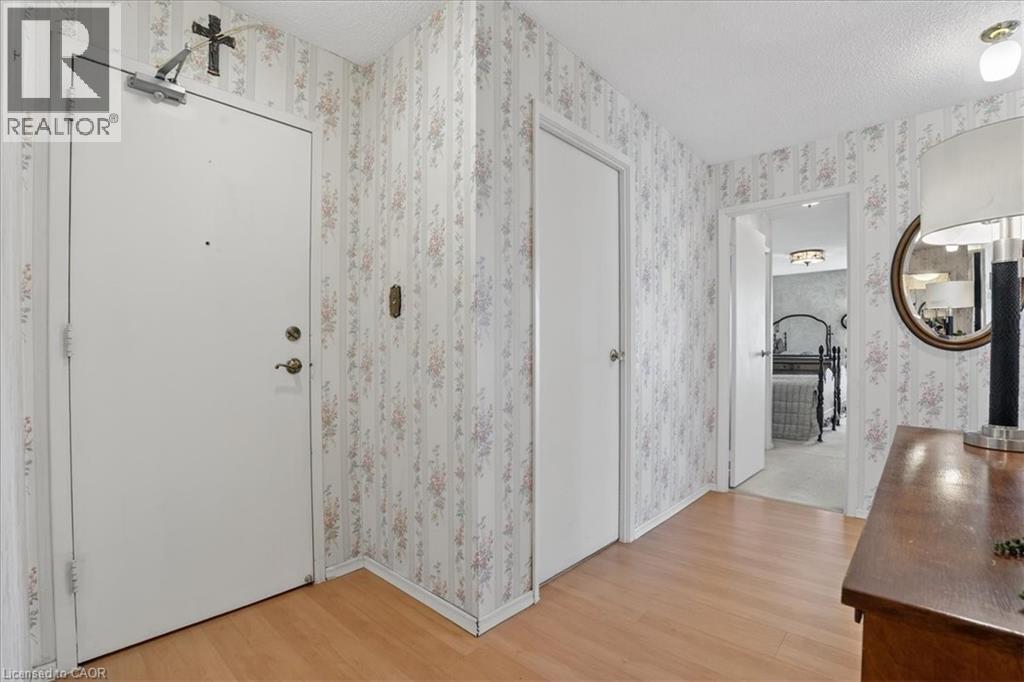 19 Woodlawn Road E Unit# 706, Guelph, Ontario  N1H 7B1 - Photo 3 - 40814218