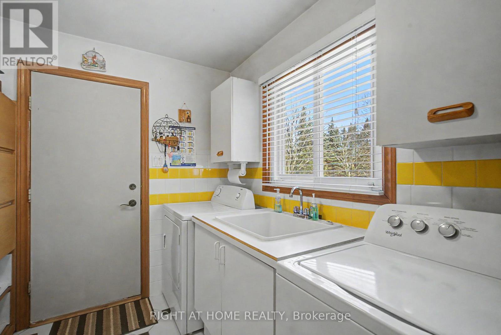 9 Lady Diana Court, Whitchurch-Stouffville, Ontario  L4A 2C9 - Photo 19 - N12959278