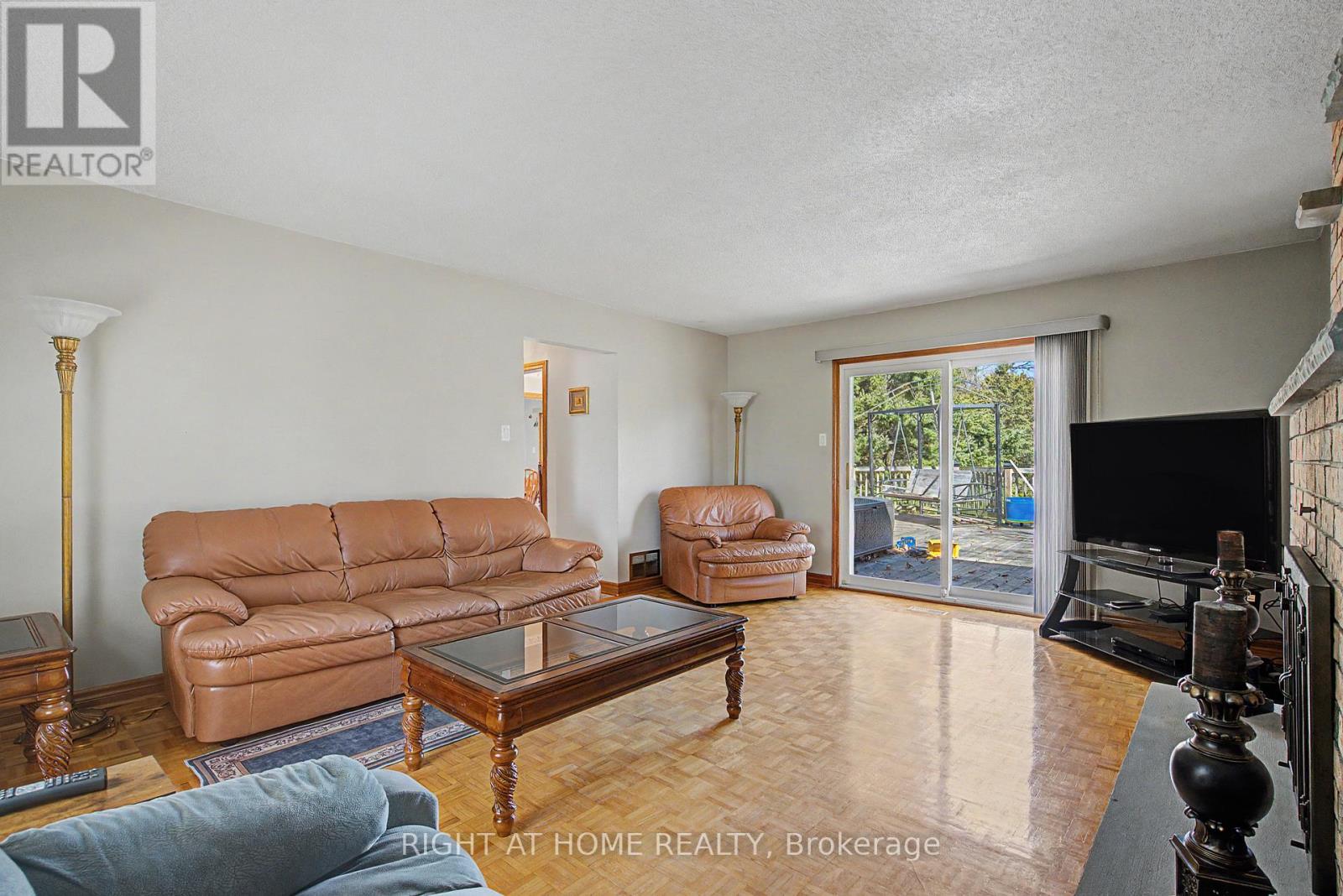 9 Lady Diana Court, Whitchurch-Stouffville, Ontario  L4A 2C9 - Photo 11 - N12959278