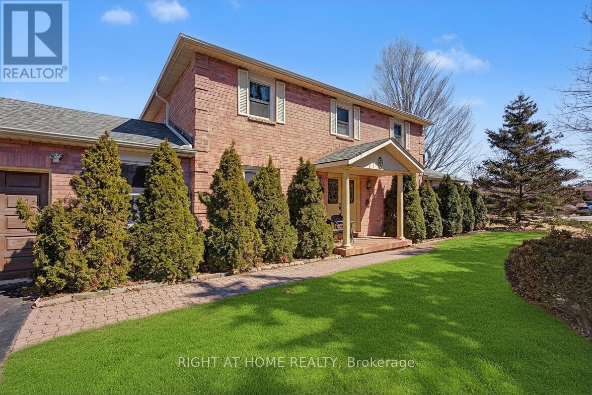 9 Lady Diana Court, Whitchurch-Stouffville, Ontario  L4A 2C9 - Photo 2 - N12959278