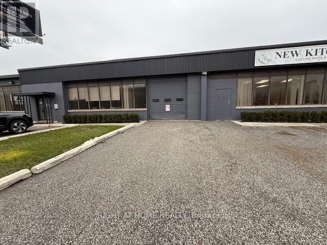 30 C Fordhouse Boulevard, Toronto, Ontario  M8Z 1M6 - Photo 2 - W12615994