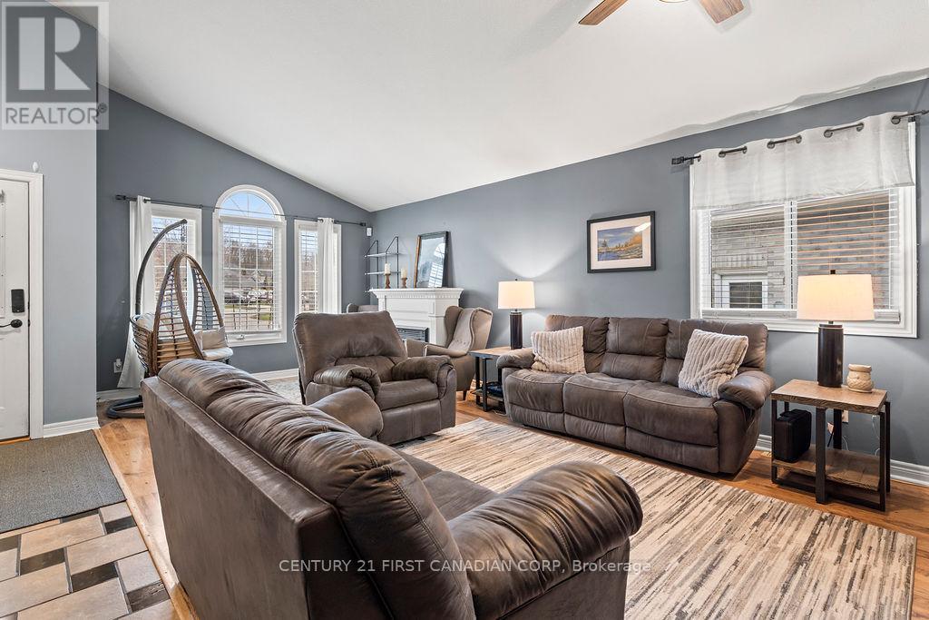 17 Cottonwood Drive E, St. Thomas, Ontario  N5P 4M3 - Photo 10 - X12959332