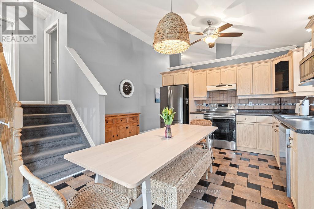 17 Cottonwood Drive E, St. Thomas, Ontario  N5P 4M3 - Photo 15 - X12959332