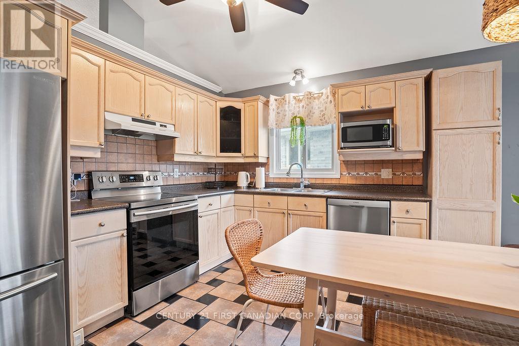 17 Cottonwood Drive E, St. Thomas, Ontario  N5P 4M3 - Photo 19 - X12959332