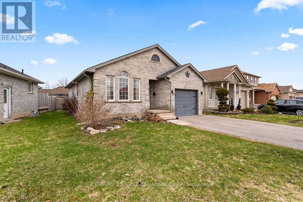 17 Cottonwood Drive E, St. Thomas, Ontario  N5P 4M3 - Photo 3 - X12959332