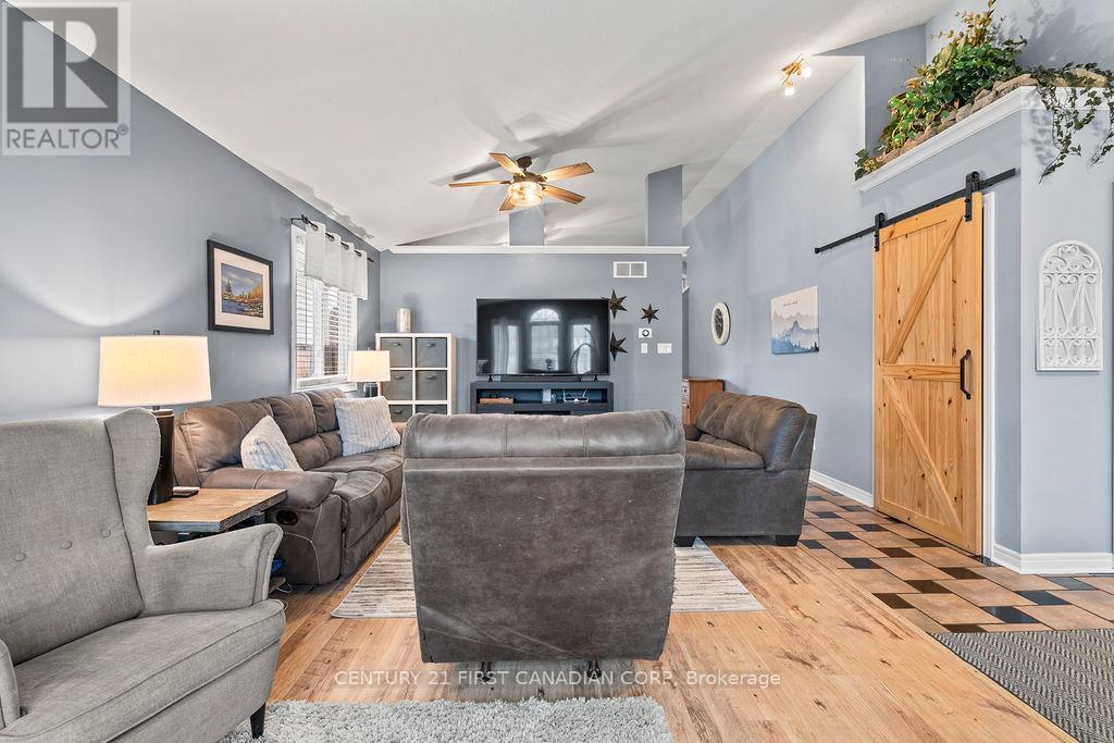 17 Cottonwood Drive E, St. Thomas, Ontario  N5P 4M3 - Photo 7 - X12959332