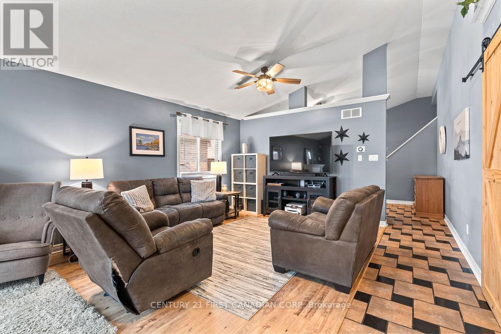 17 Cottonwood Drive E, St. Thomas, Ontario  N5P 4M3 - Photo 8 - X12959332