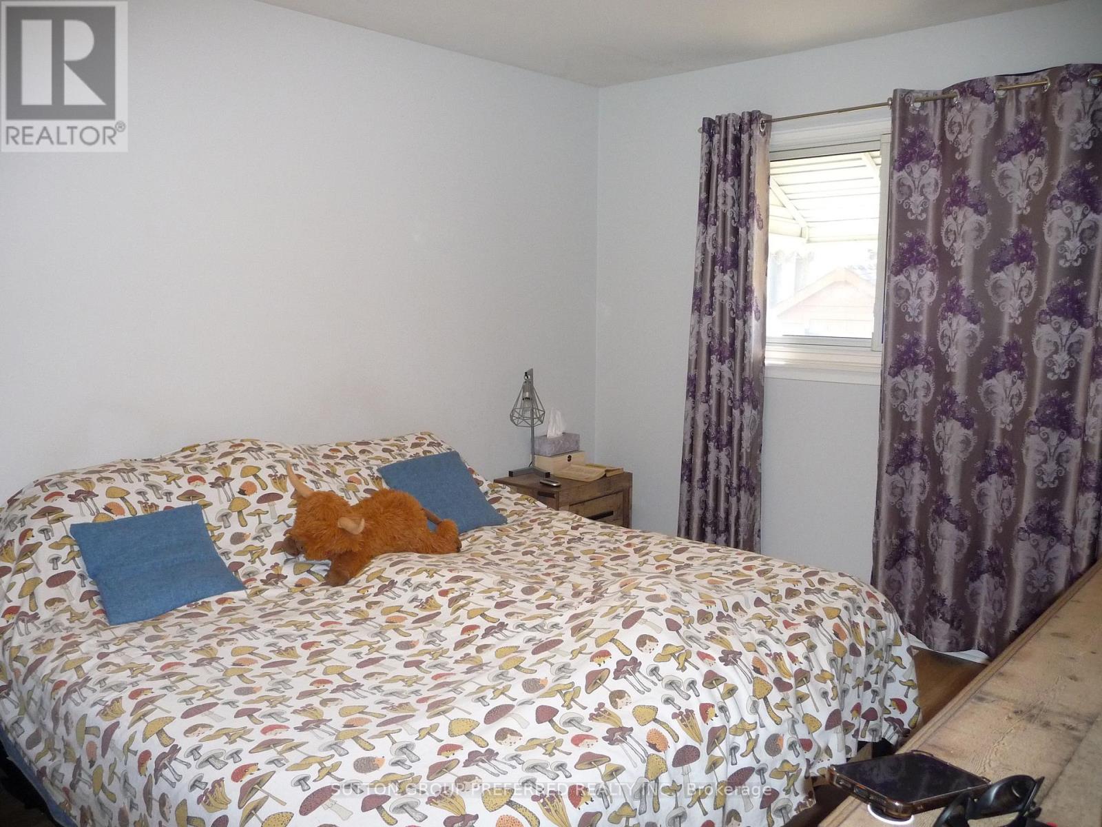 96 Beechbank Crescent, London South, Ontario  N6E 2P3 - Photo 10 - X12959384