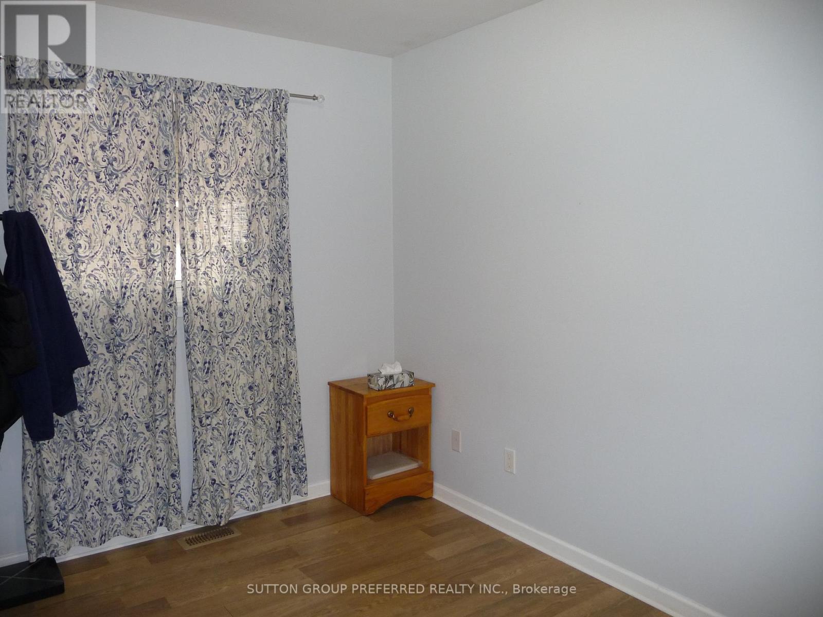 96 Beechbank Crescent, London South, Ontario  N6E 2P3 - Photo 12 - X12959384