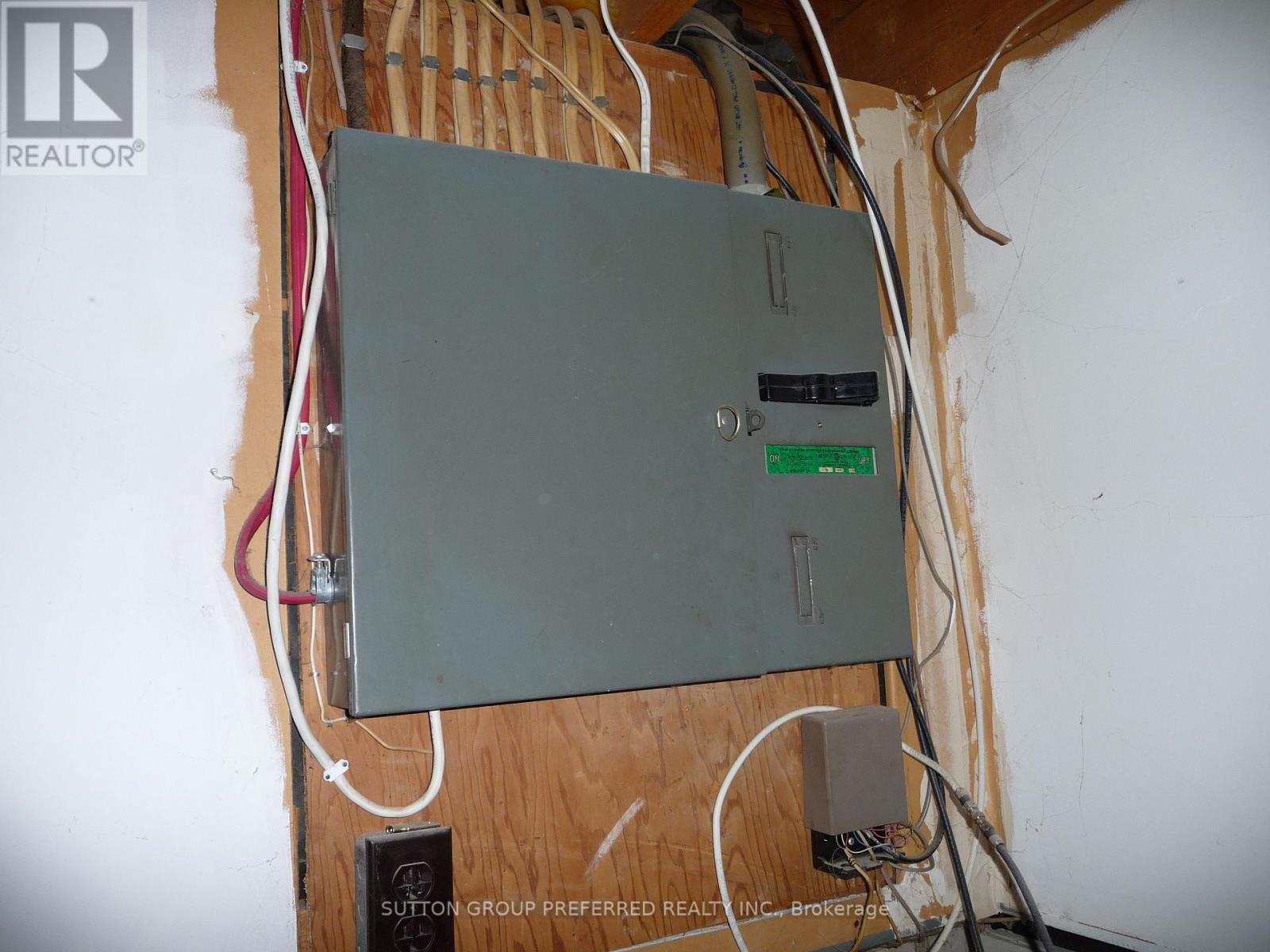 96 Beechbank Crescent, London South, Ontario  N6E 2P3 - Photo 19 - X12959384