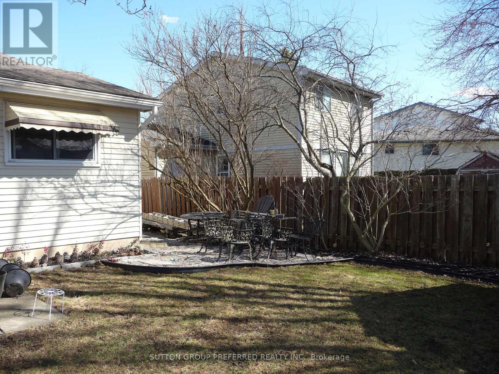 96 Beechbank Crescent, London South, Ontario  N6E 2P3 - Photo 22 - X12959384