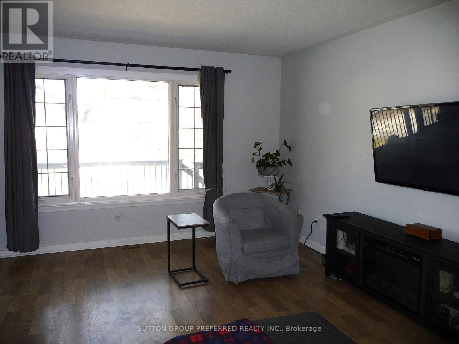 96 Beechbank Crescent, London South, Ontario  N6E 2P3 - Photo 5 - X12959384