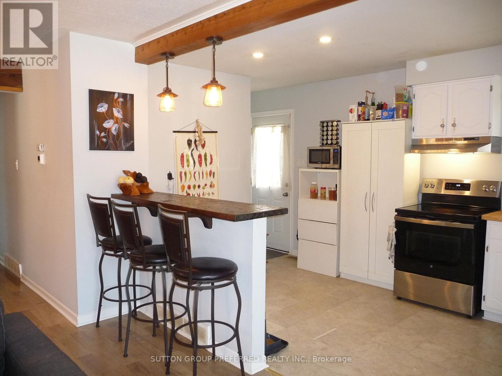 96 Beechbank Crescent, London South, Ontario  N6E 2P3 - Photo 6 - X12959384