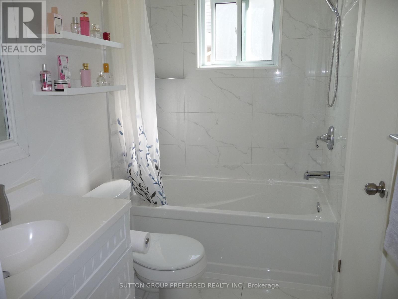 96 Beechbank Crescent, London South, Ontario  N6E 2P3 - Photo 9 - X12959384