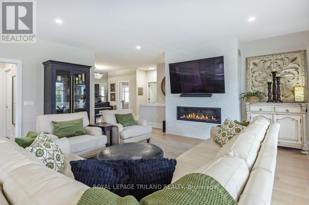 1566 Ed Ervasti Lane, London South, Ontario  N6K 5R7 - Photo 10 - X12959402