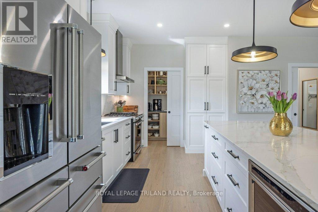 1566 Ed Ervasti Lane, London South, Ontario  N6K 5R7 - Photo 15 - X12959402