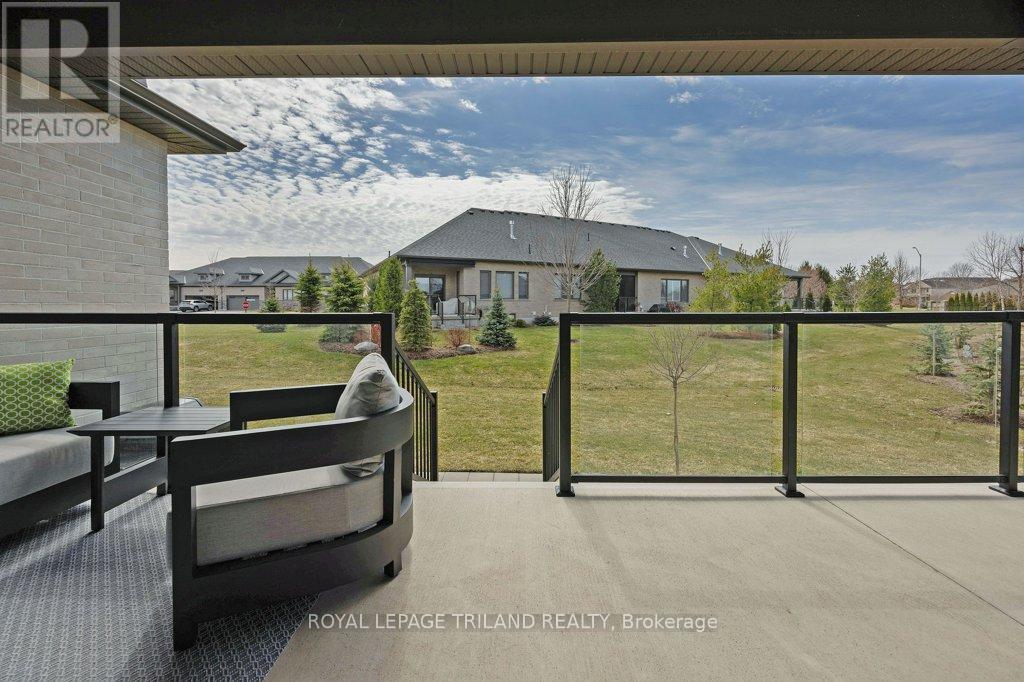 1566 Ed Ervasti Lane, London South, Ontario  N6K 5R7 - Photo 35 - X12959402