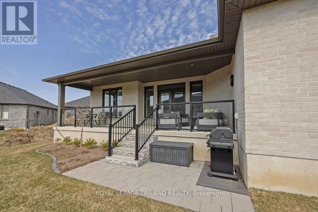 1566 Ed Ervasti Lane, London South, Ontario  N6K 5R7 - Photo 36 - X12959402