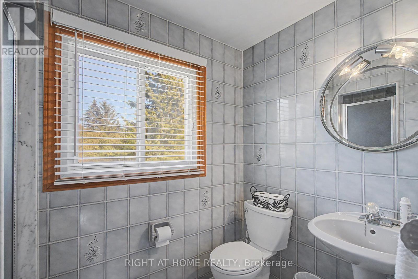 9 Lady Diana Court, Whitchurch-Stouffville, Ontario  L4A 2C9 - Photo 25 - N12959278