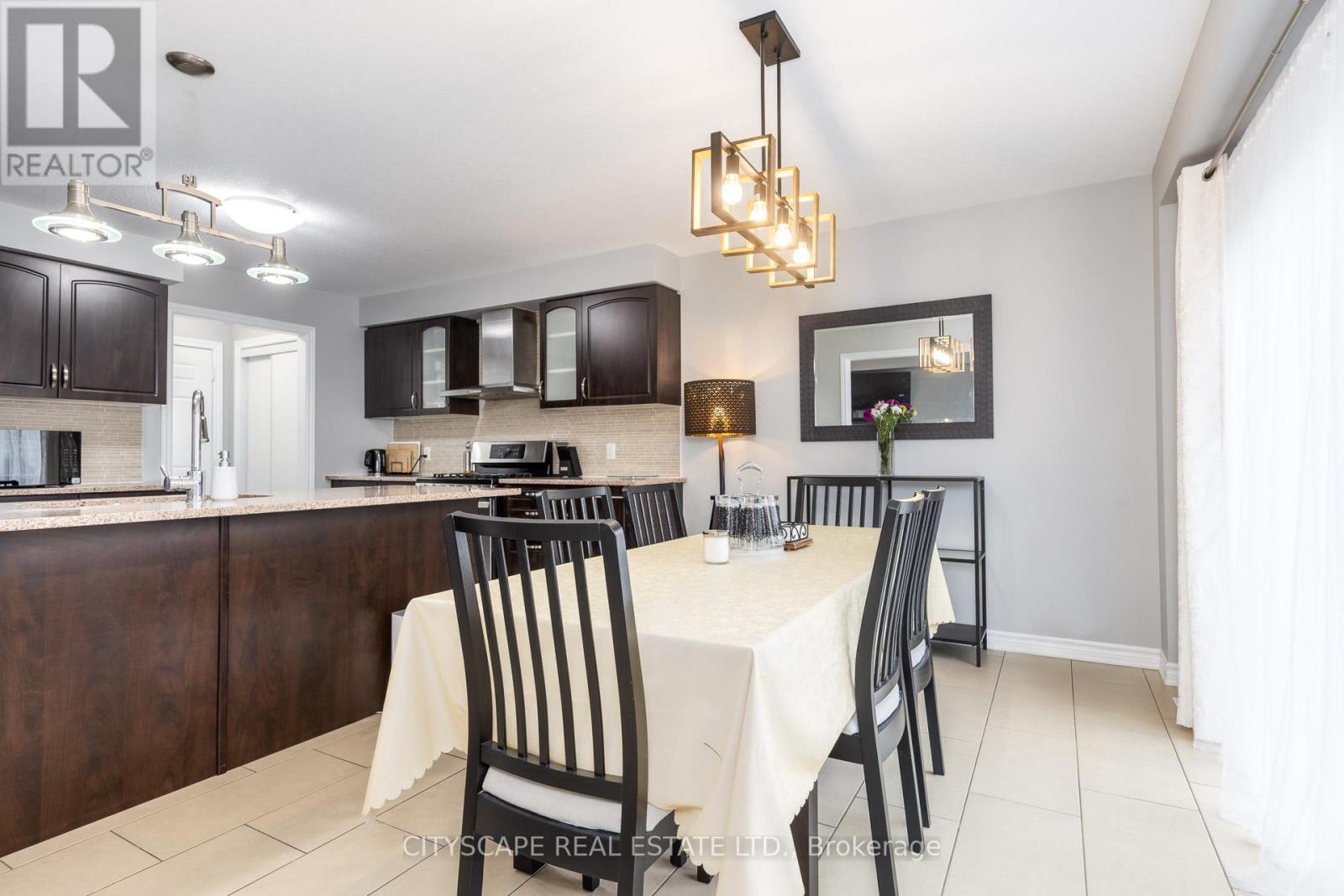 121 Crafter Crescent, Hamilton, Ontario  L8J 0H8 - Photo 16 - X12941810