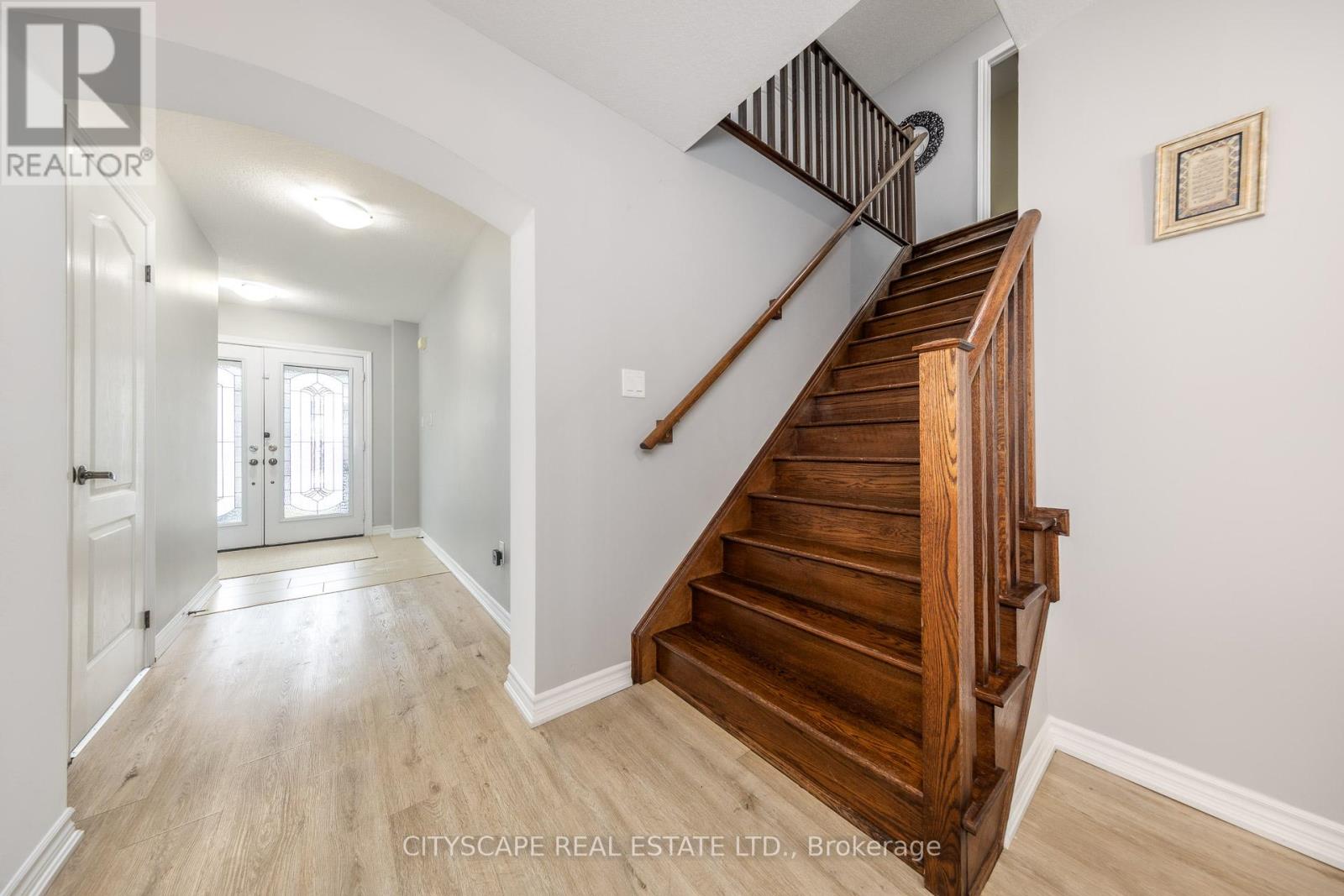 121 Crafter Crescent, Hamilton, Ontario  L8J 0H8 - Photo 18 - X12941810