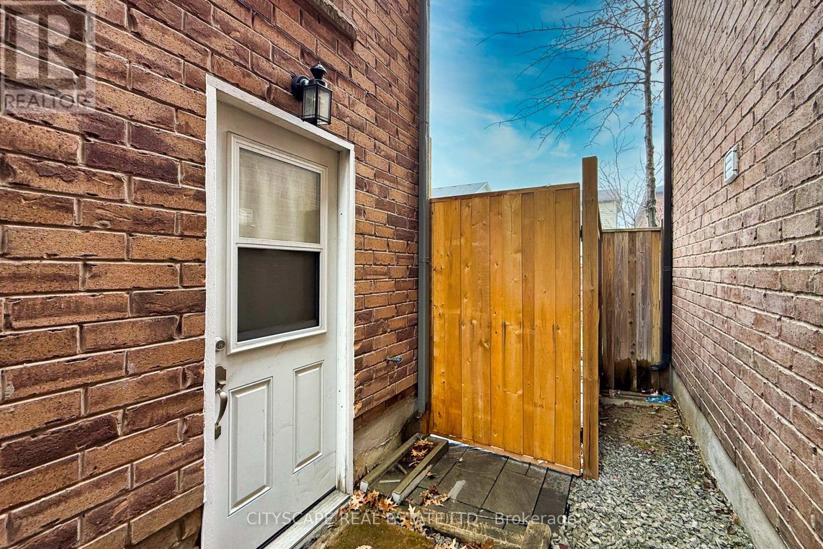 121 Crafter Crescent, Hamilton, Ontario  L8J 0H8 - Photo 33 - X12941810