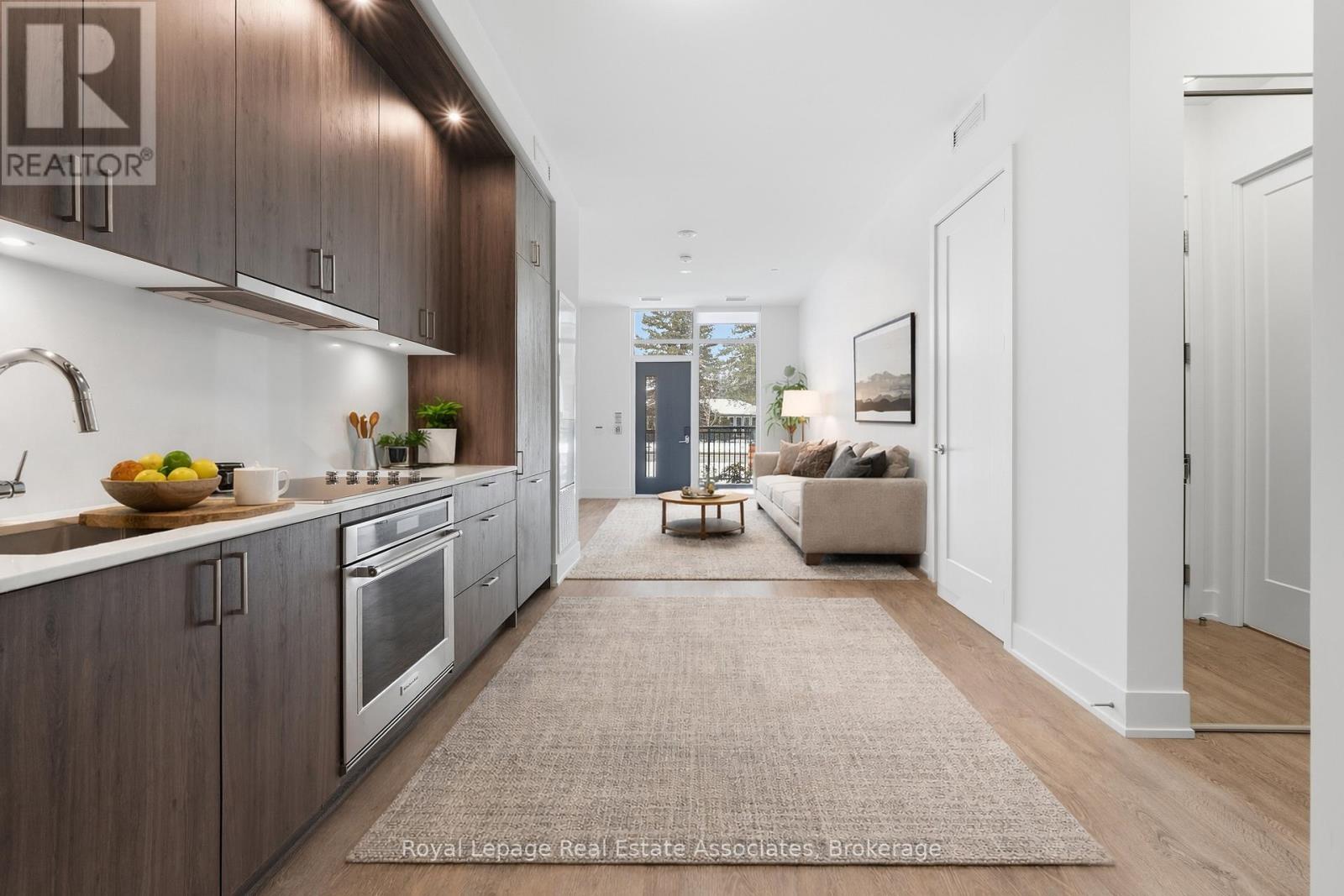 103 - 259 The Kingsway, Toronto, Ontario  M9A 0G2 - Photo 2 - W12822414