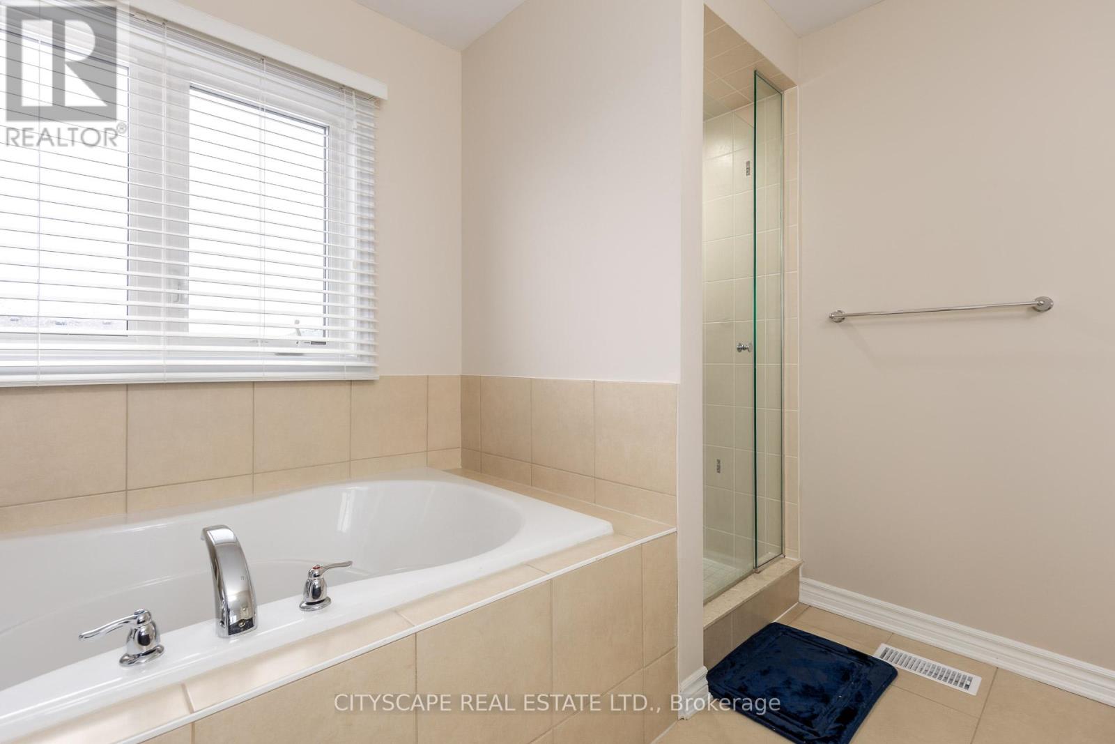 121 Crafter Crescent, Hamilton, Ontario  L8J 0H8 - Photo 23 - X12941810