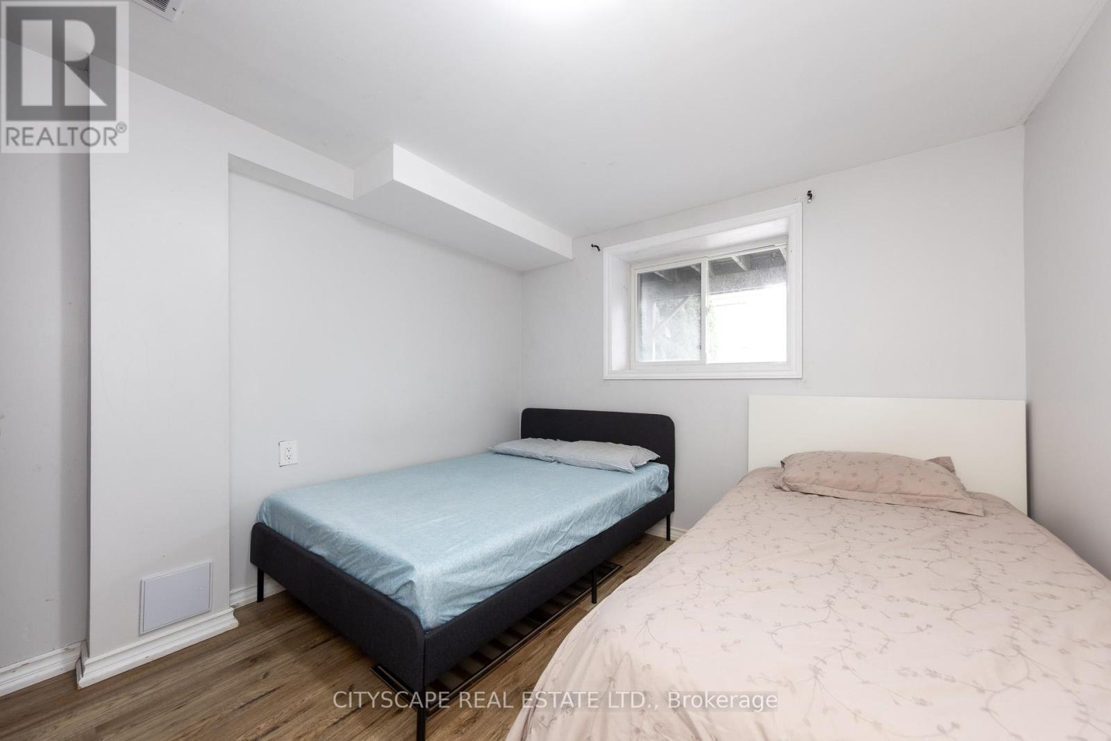 121 Crafter Crescent, Hamilton, Ontario  L8J 0H8 - Photo 42 - X12941810