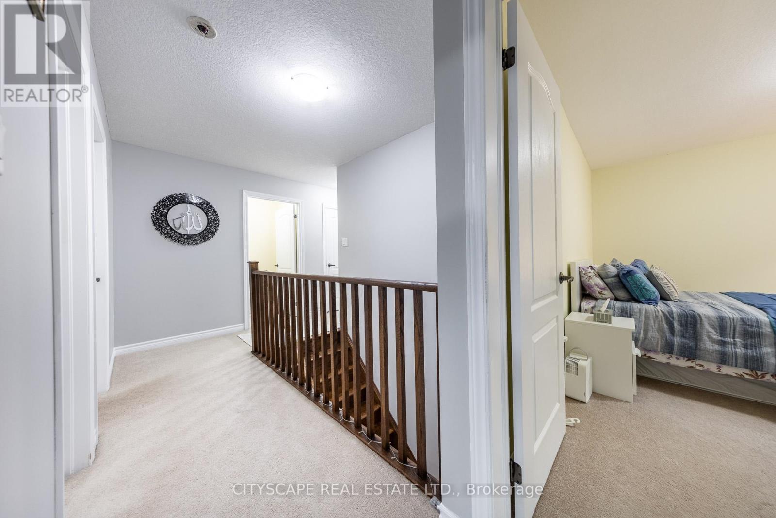 121 Crafter Crescent, Hamilton, Ontario  L8J 0H8 - Photo 31 - X12941810