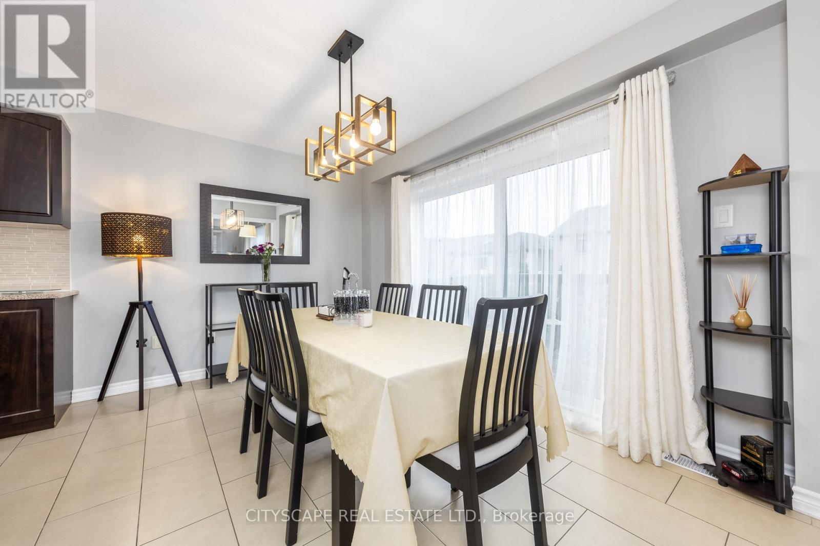 121 Crafter Crescent, Hamilton, Ontario  L8J 0H8 - Photo 15 - X12941810