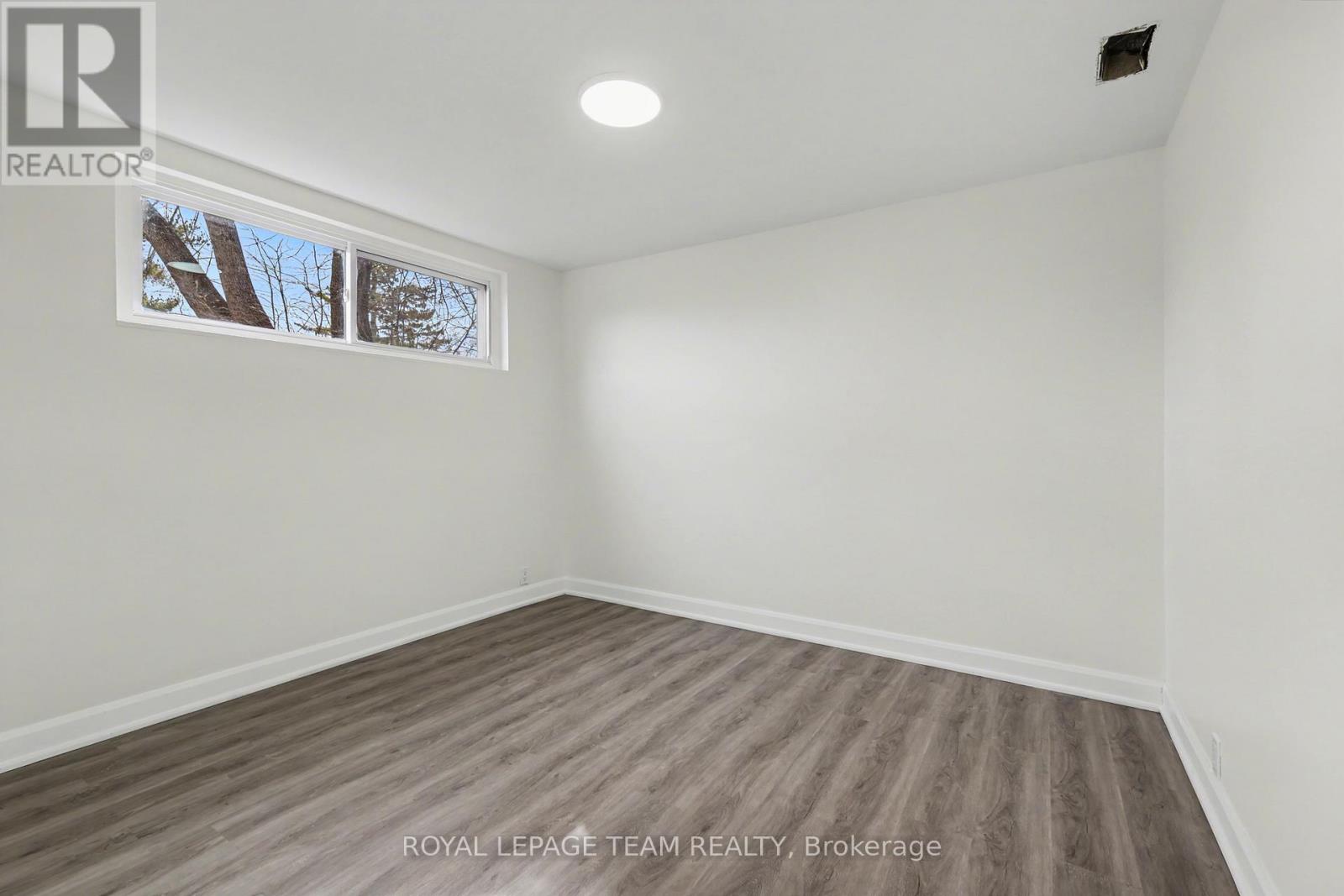 9 Greenwich Avenue, Ottawa, Ontario  K2E 5E7 - Photo 22 - X12959380