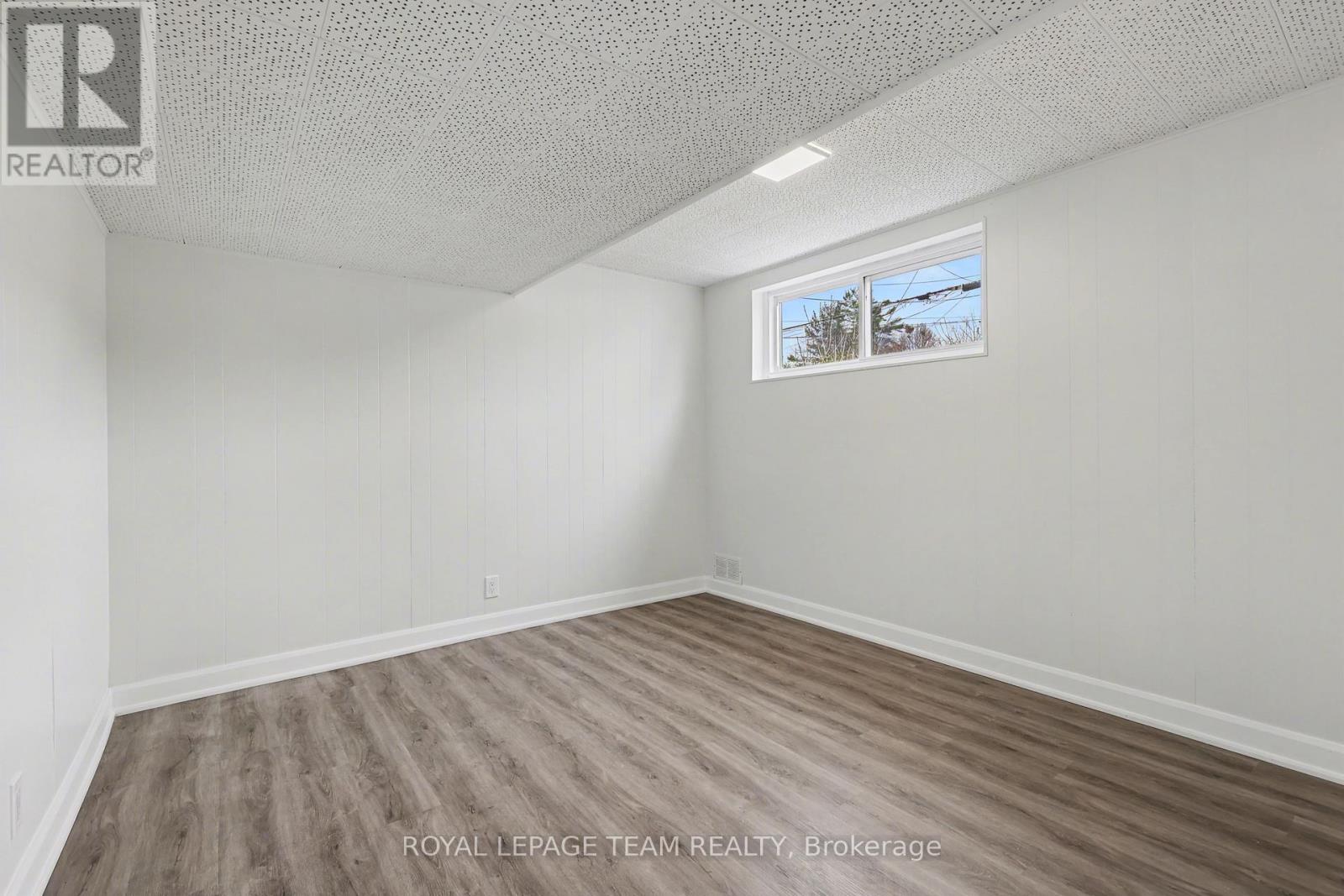 9 Greenwich Avenue, Ottawa, Ontario  K2E 5E7 - Photo 24 - X12959380